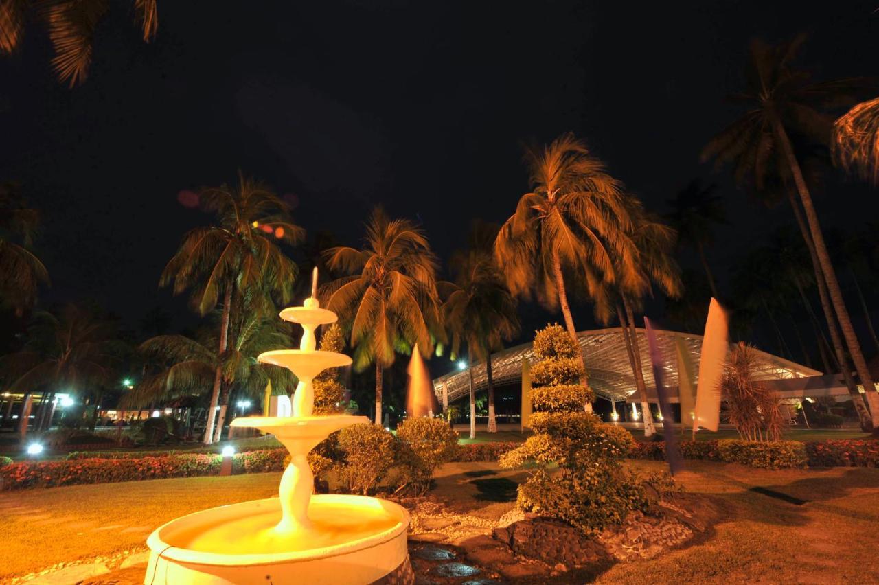 Waterfront Insular Hotel Davao City Eksteriør bilde